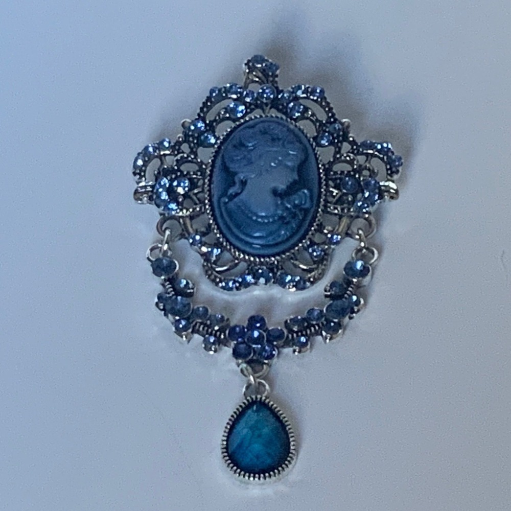 Vintage Victorian Style Blue Cameo Brooch Pin Rhinestone Silver Tone Filigree
